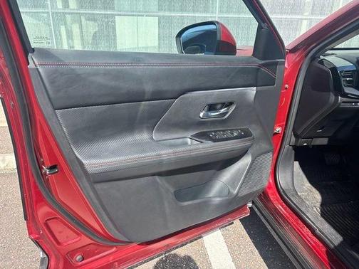 Scarlet Ember T 2025 Nissan Kicks SR