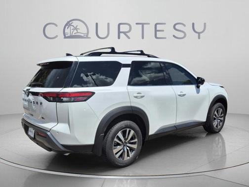 Everest White P 2026 Nissan Pathfinder SL