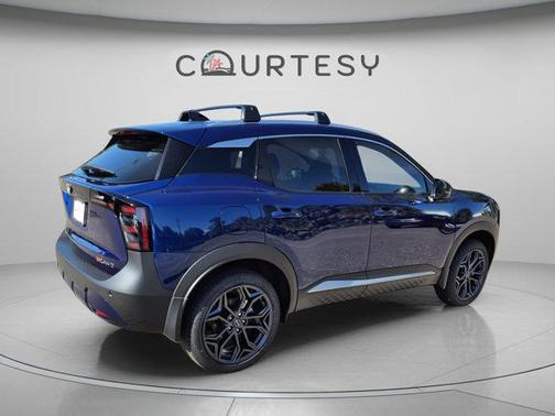Deep Blue Pearl 2026 Nissan Kicks SR