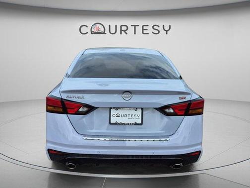 Gray Sky Pearl 2023 Nissan Altima 2.5 SR