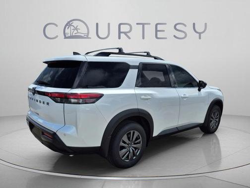 Everest White P 2026 Nissan Pathfinder SV