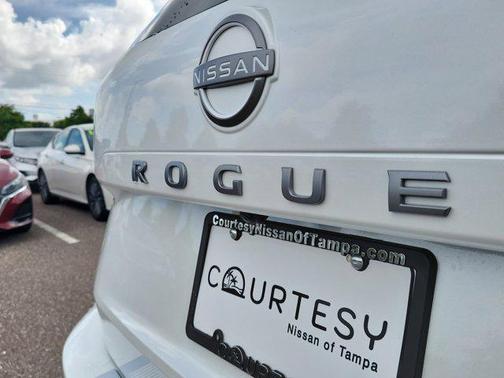 2025 Nissan Rogue SV