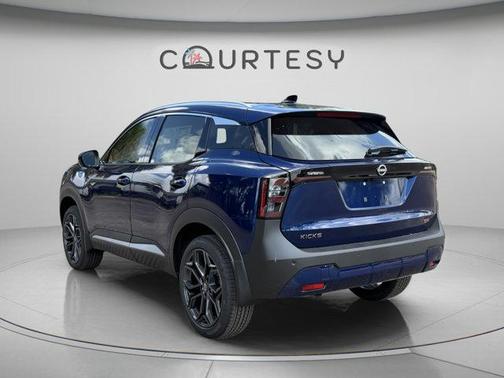 Deep Blue Pearl 2026 Nissan Kicks SR