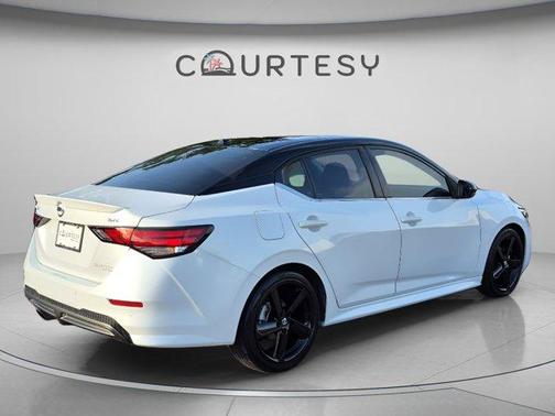 White 2022 Nissan Sentra SR