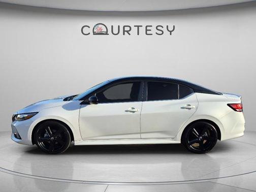 White 2022 Nissan Sentra SR
