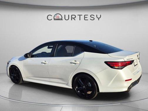 White 2022 Nissan Sentra SR