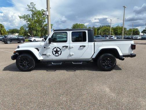 Bright White Clearcoat 2021 Jeep Gladiator Sport