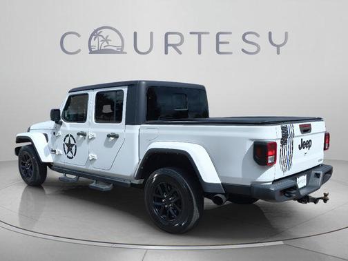 Bright White Clearcoat 2021 Jeep Gladiator Sport