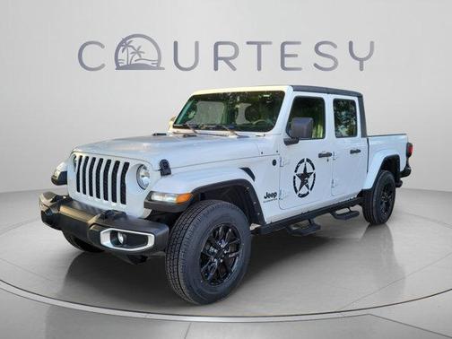Bright White Clearcoat 2021 Jeep Gladiator Sport