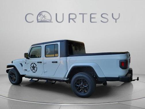 Bright White Clearcoat 2021 Jeep Gladiator Sport
