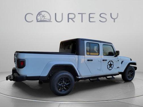 Bright White Clearcoat 2021 Jeep Gladiator Sport