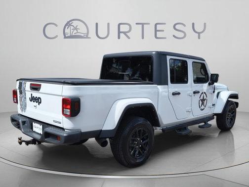 Bright White Clearcoat 2021 Jeep Gladiator Sport