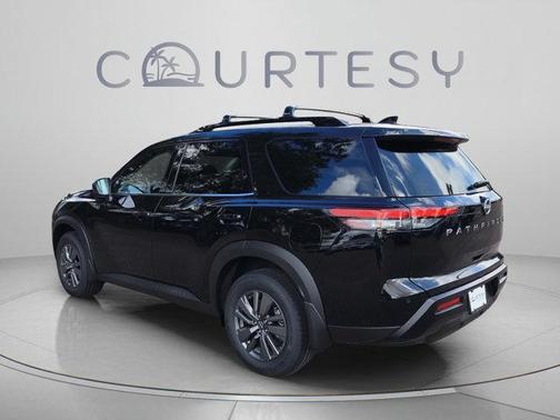 Super Black 2026 Nissan Pathfinder SV