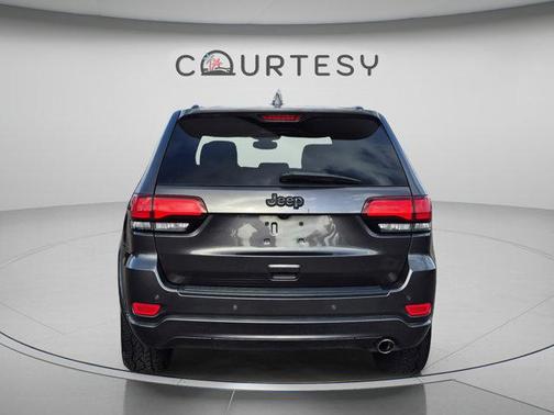 Granite Crystal Clearcoat Metallic 2019 Jeep Grand Cherokee Altitude