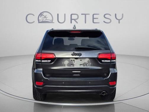 Granite Crystal Clearcoat Metallic 2019 Jeep Grand Cherokee Altitude