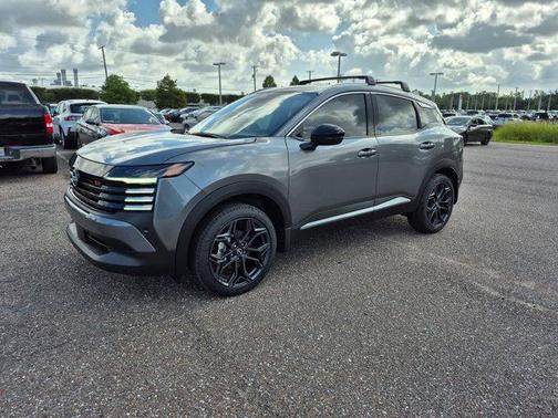 Gun Metallic 2026 Nissan Kicks SR