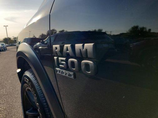2024 RAM 1500 Classic Warlock Crew Cab 4x2 5'7' Box