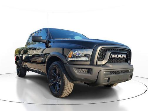 2024 RAM 1500 Classic Warlock Crew Cab 4x2 5'7' Box