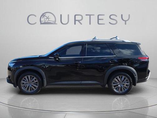 Black 2023 Nissan Pathfinder SL