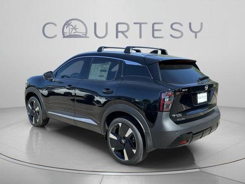 Super Black 2026 Nissan Kicks SR