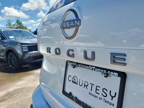 2025 Nissan Rogue SV