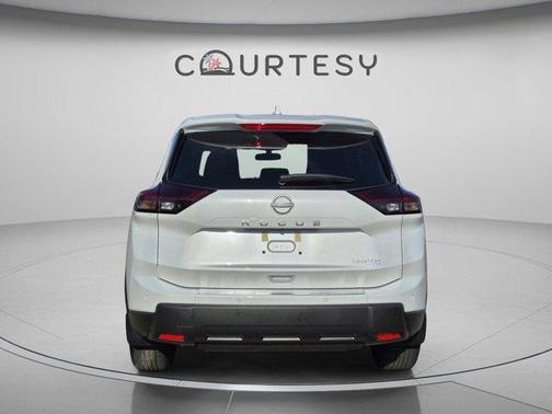 Everest White P 2026 Nissan Rogue SV