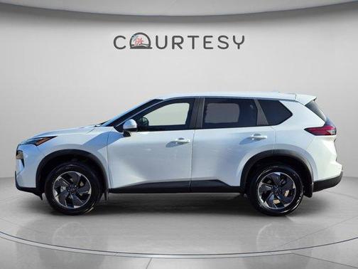 Everest White P 2026 Nissan Rogue SV