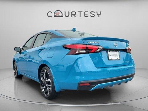 2025 Nissan Versa 1.6 SR