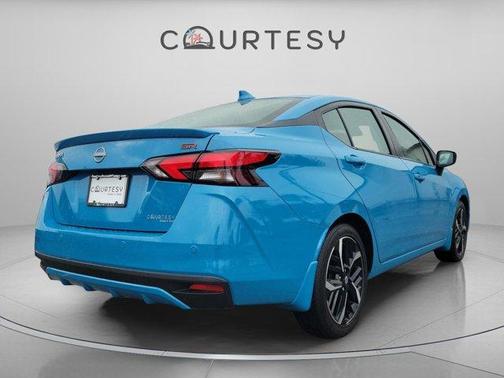 2025 Nissan Versa 1.6 SR