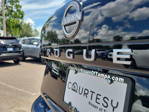 2025 Nissan Rogue SV