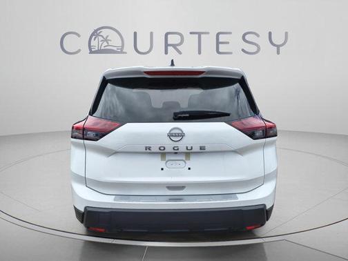 Everest White P 2026 Nissan Rogue SV