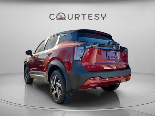 2025 Nissan Kicks SV