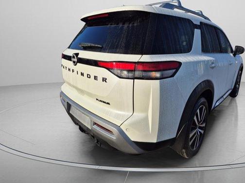 White 2024 Nissan Pathfinder Platinum