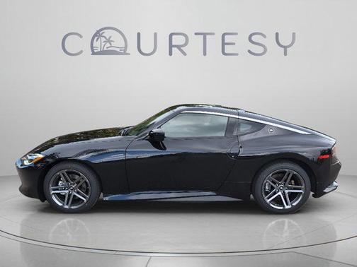 Black Diamond Pearl 2027 Nissan Z Sport