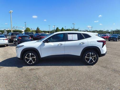 Summit White 2025 Chevrolet Trax 1RS