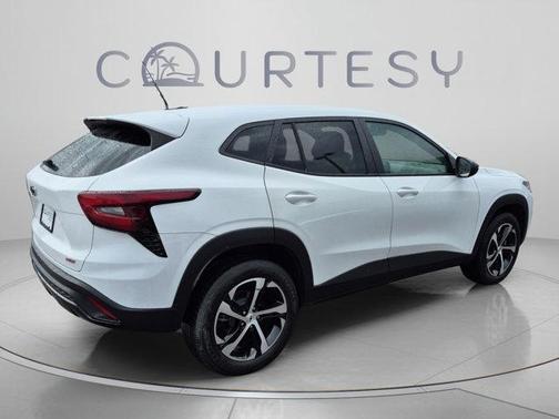 Summit White 2025 Chevrolet Trax 1RS