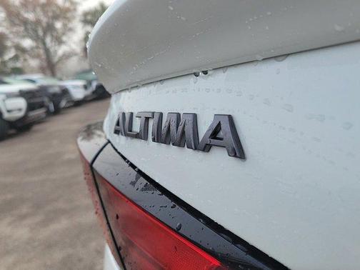 2025 Nissan Altima SR FWD