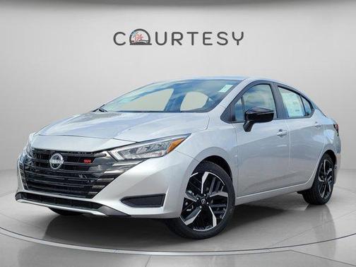 Brilliant Silver Metallic 2025 Nissan Versa 1.6 SR