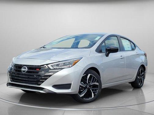 Brilliant Silver Metallic 2025 Nissan Versa 1.6 SR
