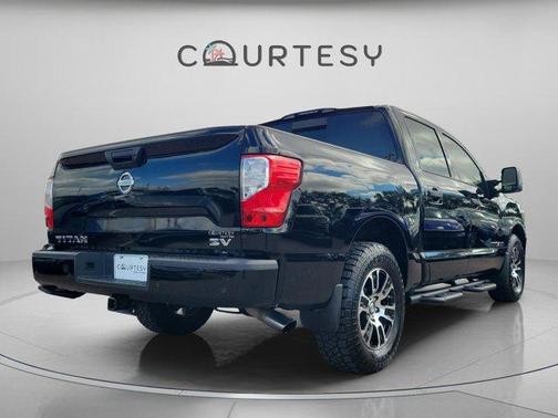 2022 Nissan Titan SV