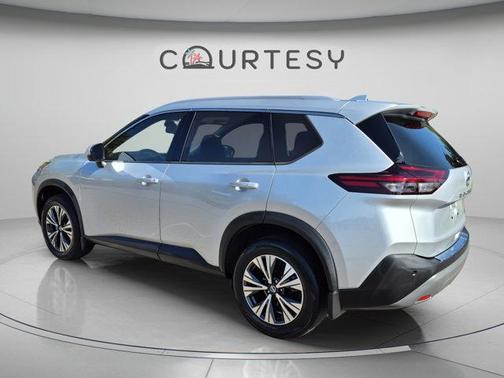 Brilliant Silver Metallic 2021 Nissan Rogue SV
