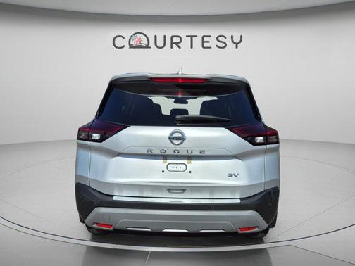 Brilliant Silver Metallic 2021 Nissan Rogue SV