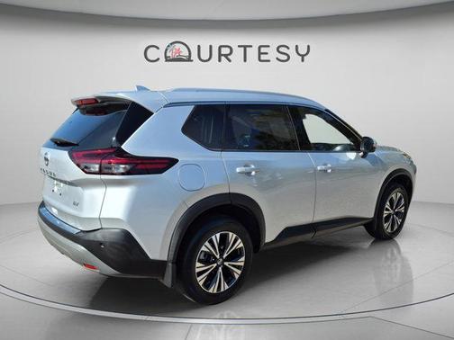 Brilliant Silver Metallic 2021 Nissan Rogue SV