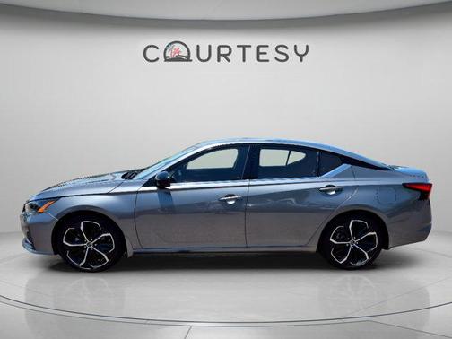 Gun Metallic 2024 Nissan Altima 2.5 SR