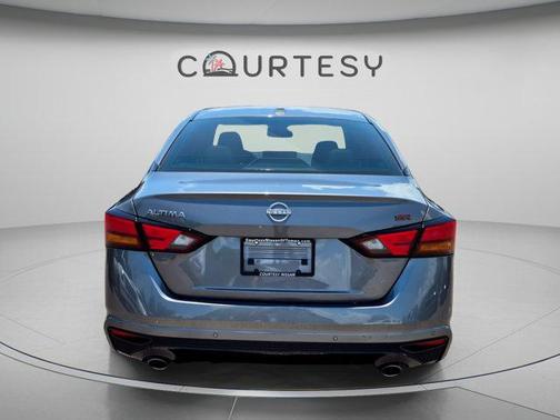 Gun Metallic 2024 Nissan Altima 2.5 SR