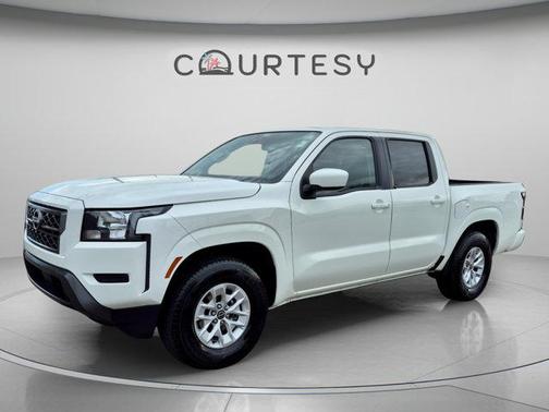 Glacier White 2024 Nissan Frontier SV