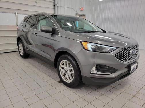 Carbonized Gray Metallic 2024 Ford Edge SEL