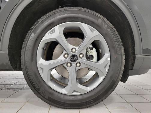 Agate Black Metallic 2025 Ford Escape ST-Line