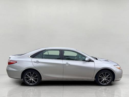 Celestial Silver Metallic 2017 Toyota Camry XSE