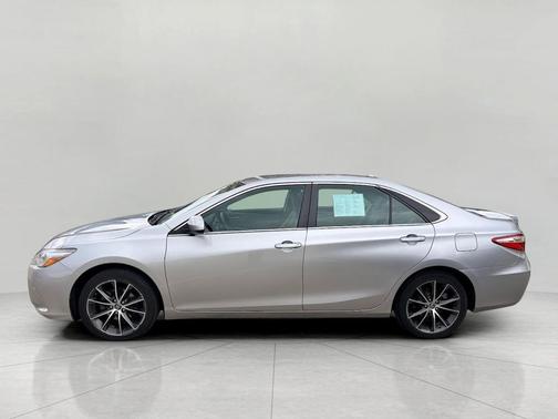 Celestial Silver Metallic 2017 Toyota Camry XSE
